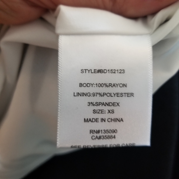 BLACK SWAN Tropical Print Tunic - Picture 6 of 6